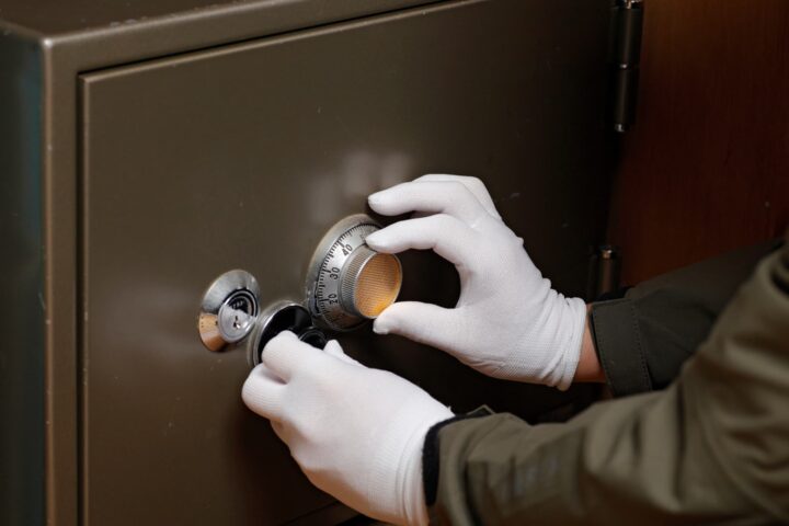 金庫の解錠